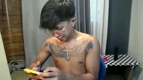 hugecockchristian online show from October 26, 5:24 am