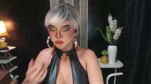 Christine online show from April 24, 2:25 am