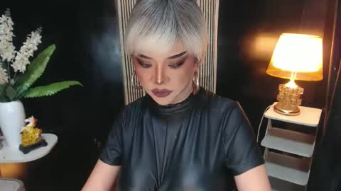 Snapshot of hugecockchristine chatting on April 28, 7:52 pm Christine online show from April 28, 7:52 pm