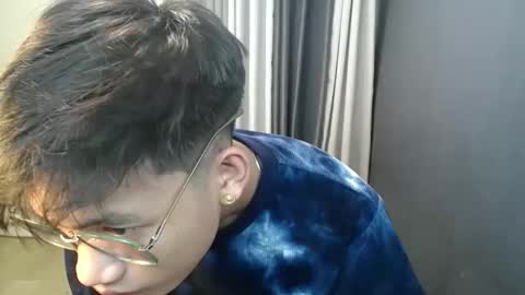 hugecockjames09 online show from September 16, 4:35 am