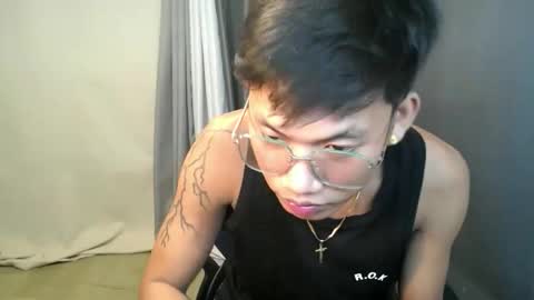 hugecockjames09 online show from September 26, 11:03 am