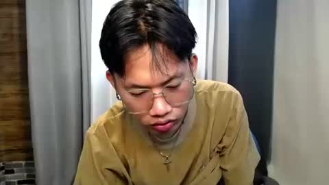 hugecockjames09 online show from October 11, 4:55 am