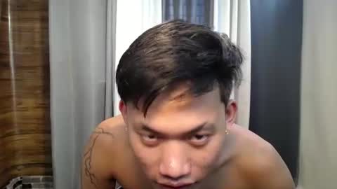 hugecockjames09 online show from October 16, 6:25 am