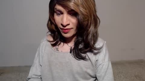 Snapshot of hugedaneska chatting on December 21, 5:14 am Danezka online show from December 21, 5:14 am