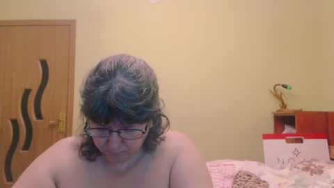 Snapshot of hugetitsxxx chatting on December 30, 3:25 am HugeTitsXXX online show from December 30, 3:25 am