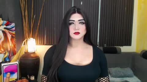 Snapshot of hugexmslovelyxcock chatting on April 23, 8:55 pm MsLovely online show from April 23, 8:55 pm