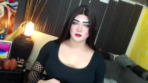 Snapshot of hugexmslovelyxcock chatting on April 25, 9:56 am MsLovely online show from April 25, 9:56 am