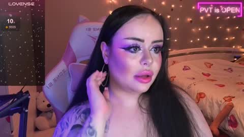 Maddison online show from December 9, 9:48 pm