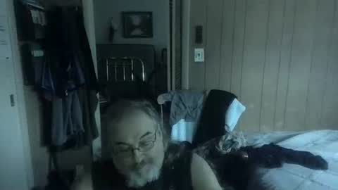 Snapshot of huggybear566 chatting on July 2, 2:01 pm lonely huggy bear online show from July 2, 2:01 pm