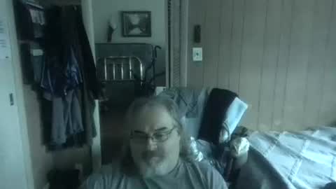 Snapshot of huggybear566 chatting on July 21, 5:37 pm lonely huggy bear online show from July 21, 5:37 pm