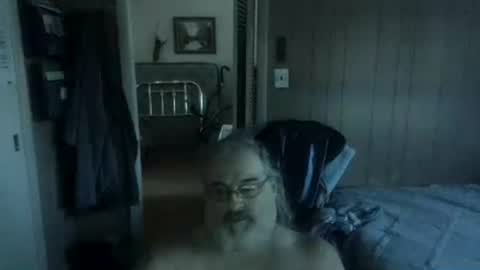 Snapshot of huggybear566 chatting on July 23, 11:52 am lonely huggy bear online show from July 23, 11:52 am