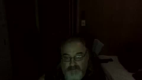 Snapshot of huggybear566 chatting on July 27, 10:11 am lonely huggy bear online show from July 27, 10:11 am