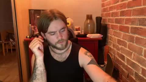 Snapshot of hugo__brad chatting on August 6, 9:06 pm Hugo online show from August 6, 9:06 pm