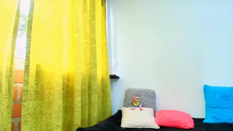 hugo_bighot online show from December 6, 2:38 pm