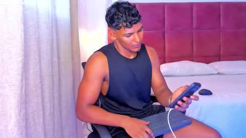 Snapshot of hugo_cano chatting on January 18, 9:29 pm Hugo Cano online show from January 18, 9:29 pm