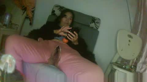 hujiajia520321431 online show from February 13, 9:33 pm