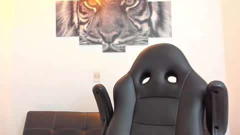 Eli online show from February 16, 11:23 pm