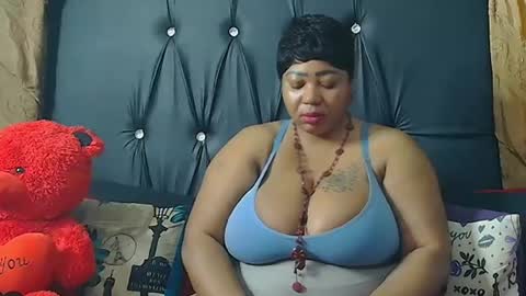 Snapshot of humongoustitss500929 chatting on September 13, 3:34 pm humongoustitss500929 online show from September 13, 3:34 pm