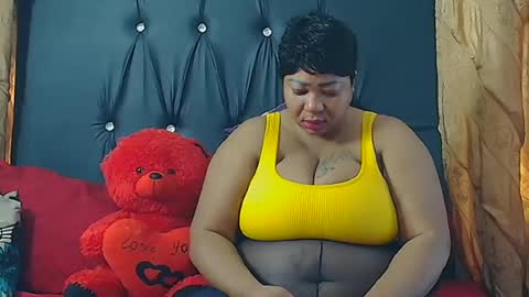 Snapshot of humongoustitss500929 chatting on September 15, 9:42 am humongoustitss500929 online show from September 15, 9:42 am