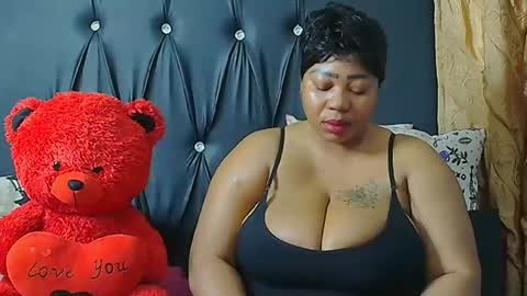 Snapshot of humongoustitss500929 chatting on September 28, 2:33 pm humongoustitss500929 online show from September 28, 2:33 pm