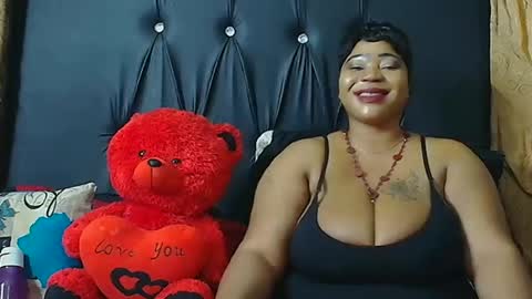 Snapshot of humongoustitss500929 chatting on October 1, 3:56 am humongoustitss500929 online show from October 1, 3:56 am