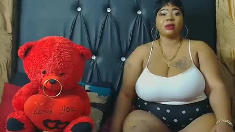 Snapshot of humongoustitss500929 chatting on October 9, 5:11 pm humongoustitss500929 online show from October 9, 5:11 pm