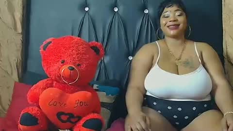 Snapshot of humongoustitss500929 chatting on October 10, 6:40 pm humongoustitss500929 online show from October 10, 6:40 pm