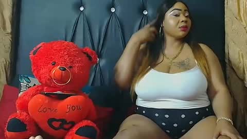 Snapshot of humongoustitss500929 chatting on October 13, 5:02 pm humongoustitss500929 online show from October 13, 5:02 pm