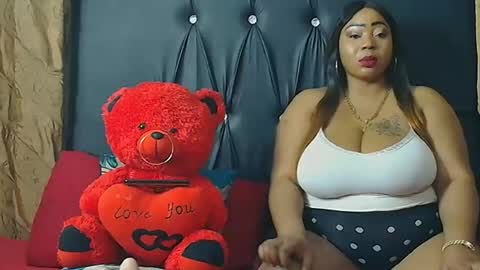 Snapshot of humongoustitss500929 chatting on October 14, 6:42 pm humongoustitss500929 online show from October 14, 6:42 pm