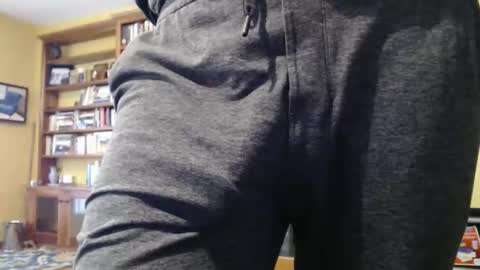 Big uncut cock dripping online show from February 15, 12:29 am