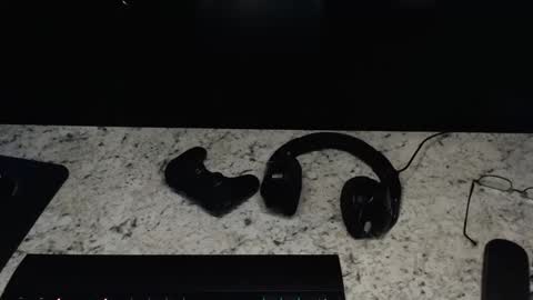 Snapshot of hungbidad666 chatting on December 1, 10:21 pm FootLover online show from December 1, 10:21 pm