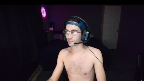 Snapshot of hungbidad666 chatting on December 7, 12:41 am FootLover online show from December 7, 12:41 am