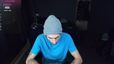 Snapshot of hungbidad666 chatting on December 13, 1:15 am FootLover online show from December 13, 1:15 am