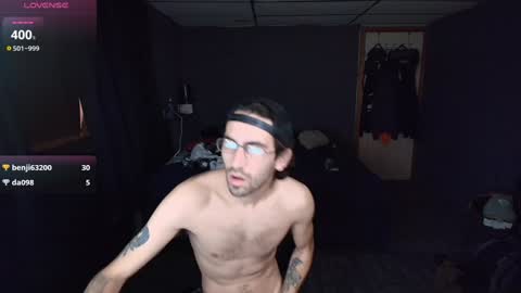 Snapshot of hungbidad666 chatting on December 13, 1:01 pm FootLover online show from December 13, 1:01 pm