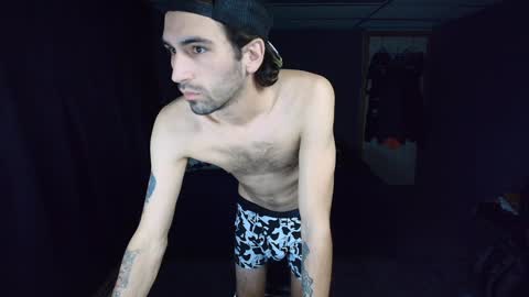 Snapshot of hungbidad666 chatting on December 14, 12:01 am FootLover online show from December 14, 12:01 am