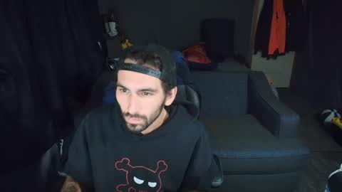 Snapshot of hungbidad666 chatting on September 21, 2:13 am FootLover online show from September 21, 2:13 am