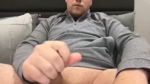 Snapshot of hungbossstud chatting on December 17, 3:49 pm Colin Cooper online show from December 17, 3:49 pm