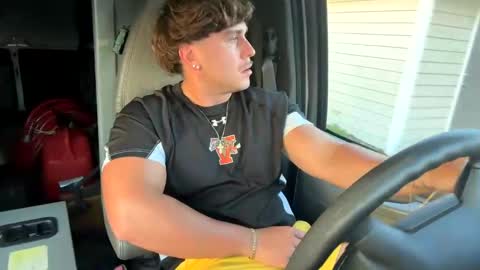 hungkingg22 online show from March 7, 11:05 pm