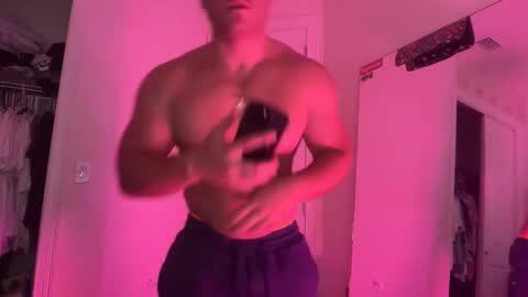 Snapshot of hungkingg22 chatting on April 9, 4:34 pm hungkingg22 online show from April 9, 4:34 pm