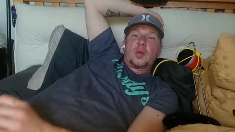 HuingsingleDad79 online show from May 4, 10:28 pm