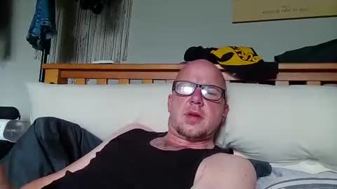HuingsingleDad79 online show from June 26, 3:38 pm