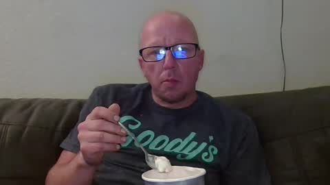 HuingsingleDad79 online show from July 30, 8:35 am