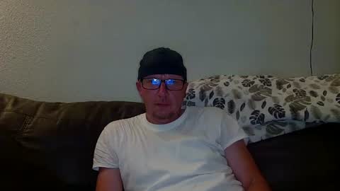 HuingsingleDad79 online show from August 1, 12:15 pm
