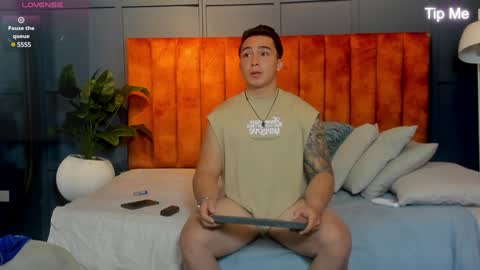 hunk_ryan online show from January 25, 8:21 am