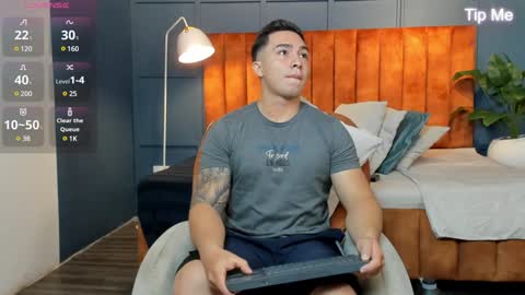hunk_ryan online show from January 28, 12:11 pm