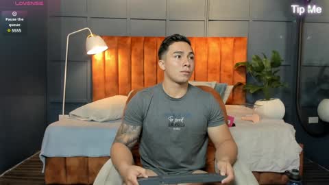 hunk_ryan online show from January 31, 1:34 pm