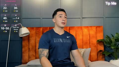 hunk_ryan online show from February 8, 4:14 pm