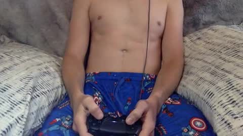 Hunkhog online show from May 2, 12:21 pm
