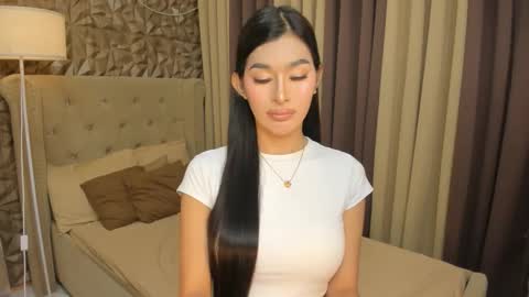 hunkhomerontop online show from November 7, 9:09 am