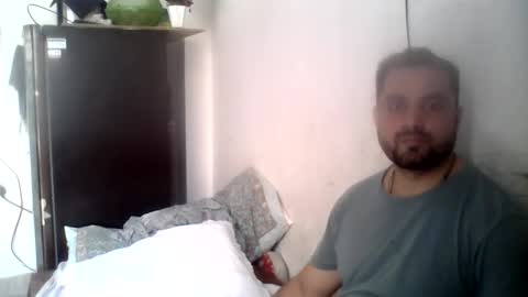 Snapshot of hunkster102 chatting on May 30, 4:31 am hunkster102 online show from May 30, 4:31 am
